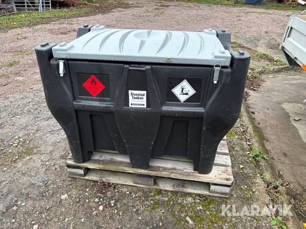 Kombinerad tank för diesel och Adblue Älvestadtanken 400+50Z1