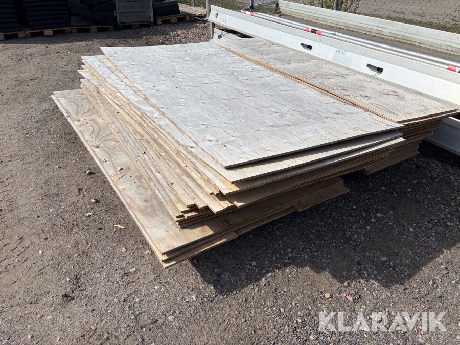 Plywood