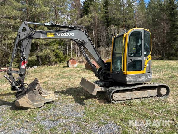Grävmaskin Volvo ECR58 med flera redskap