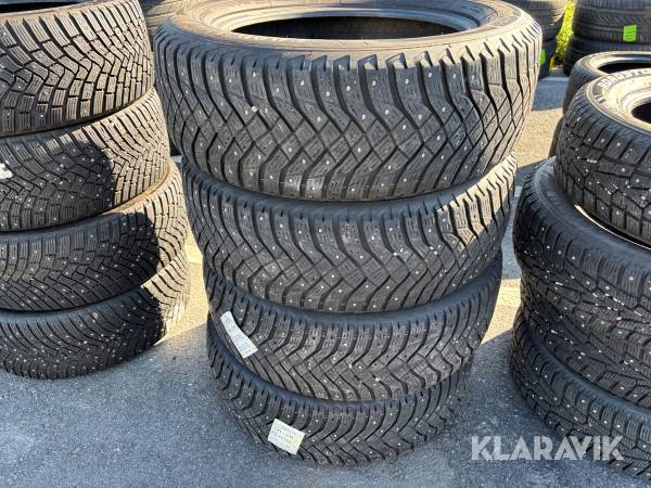 Vinterdäck Goodyear 235/60-18 dubb