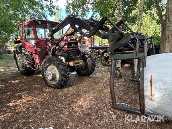 Traktor Massey Ferguson 188 med frontlastare