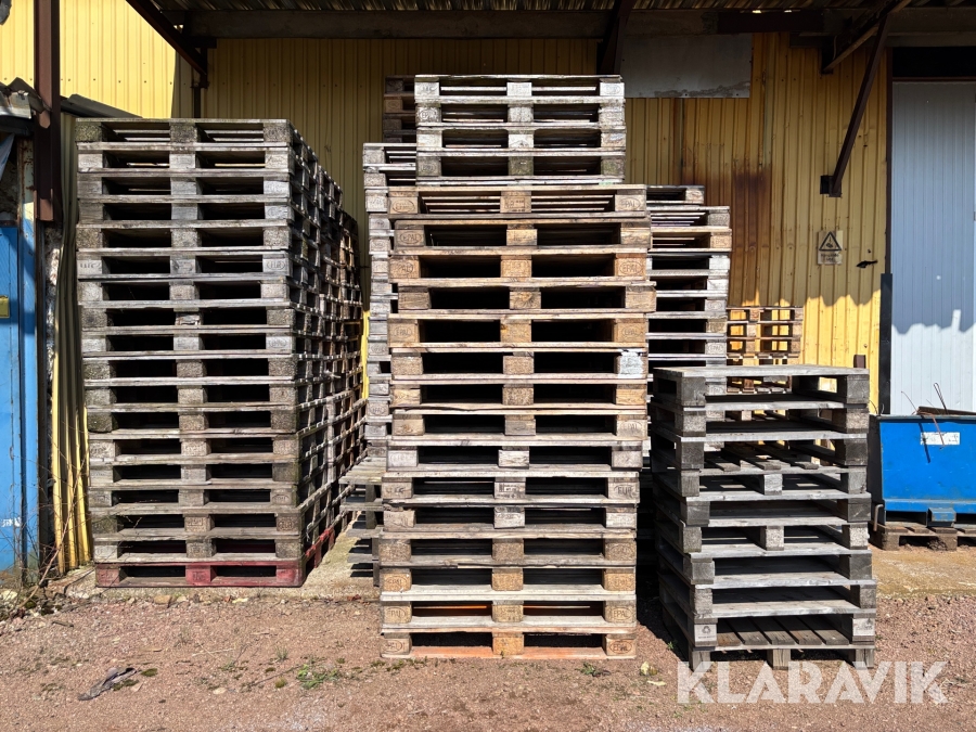 EU-pallar och halvpallar ca 160st
