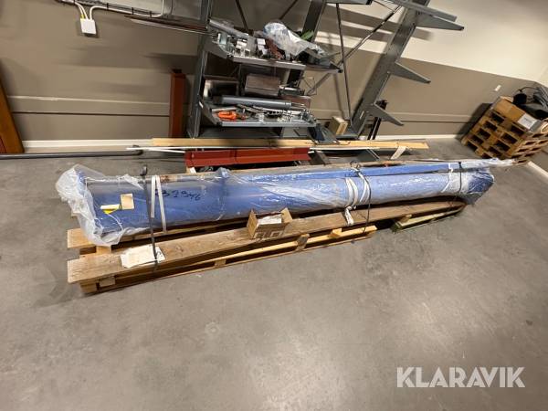Pelarsvängkran Gigant PFT250 4 m med eltelfer