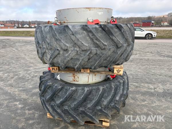 Dubbelmontage bak Trelleborg/Pirelli 650/65R42