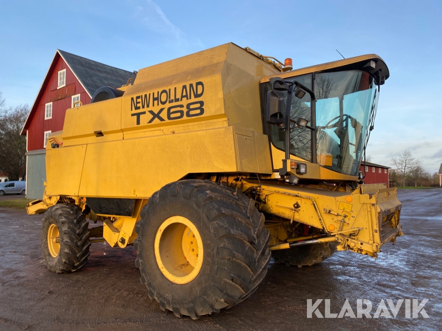 Skördetröska New Holland TX 68 Plus 