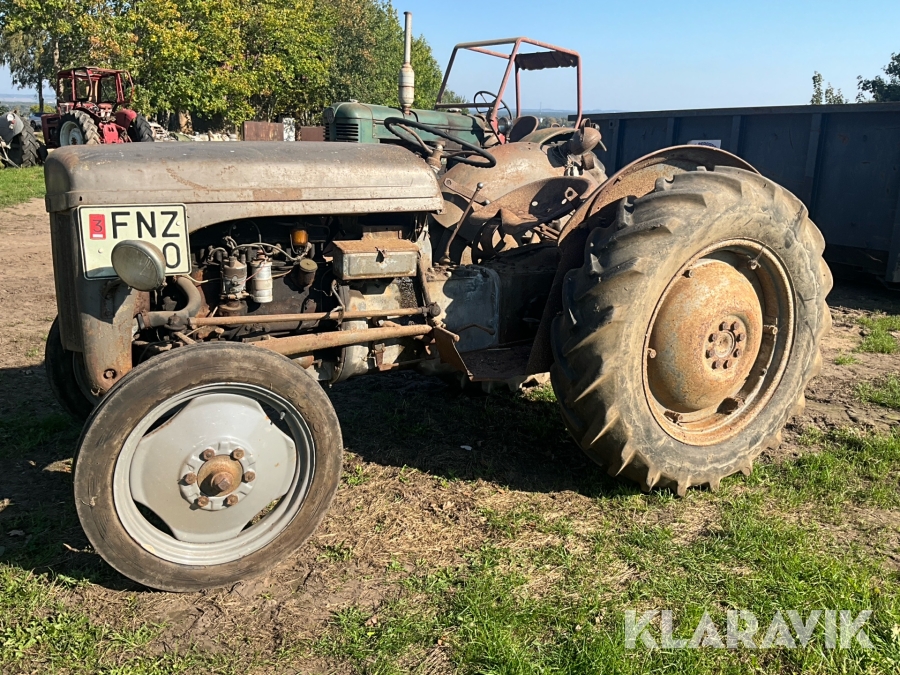 Veterantraktor Ferguson TEA