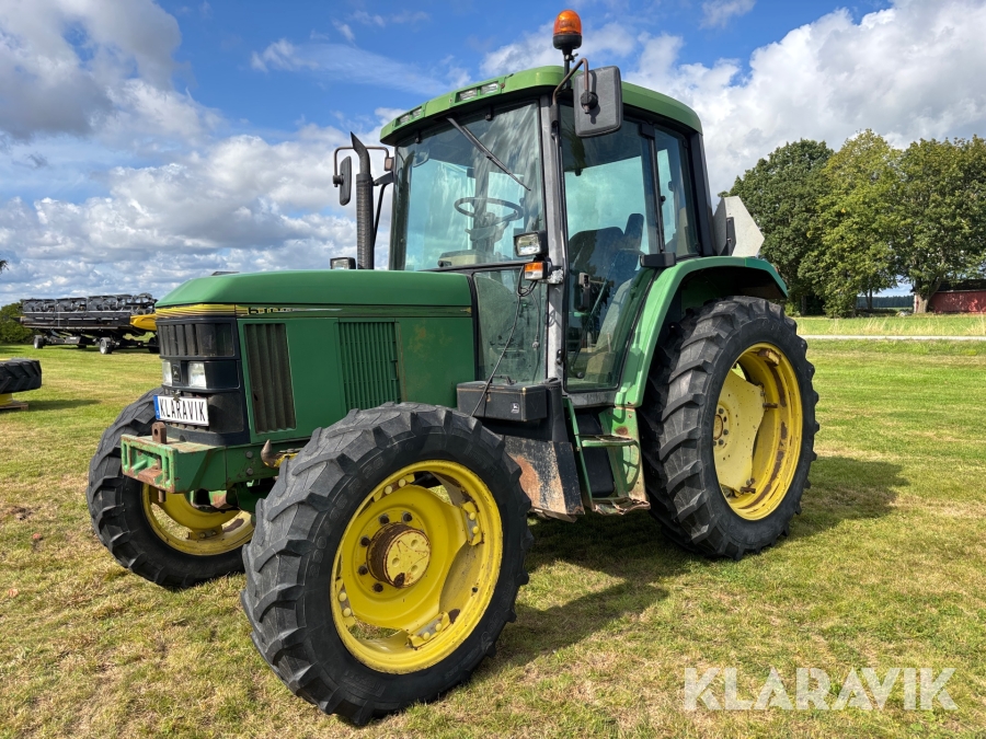 Traktor John Deere 6100