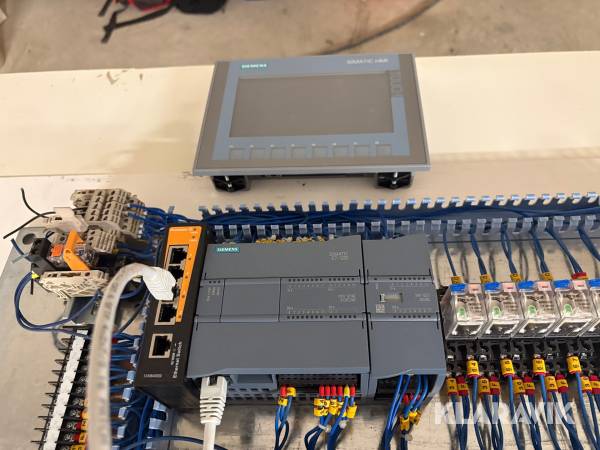PLC samt touchpanel Siemens Simatic S7-1200 / KTP 700 Basic