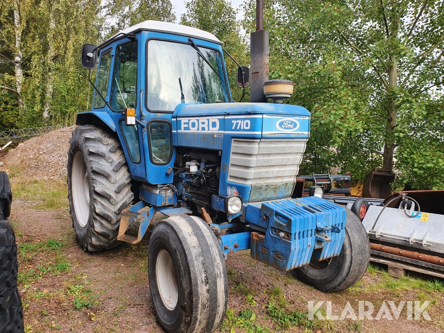 Traktor Ford 7710 2WD