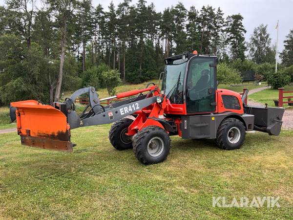 Hjullastare Everun ER412 med vikplog och Sandspridare