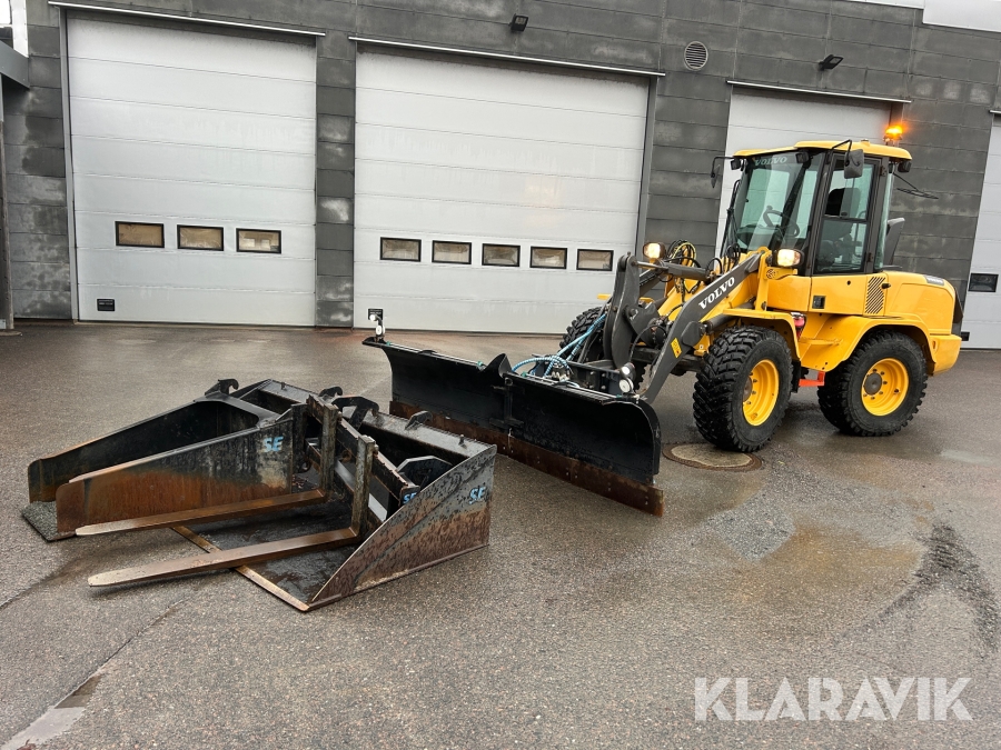 Hjullastare Volvo L30GS med 2 skopor, gafflar & plogblad