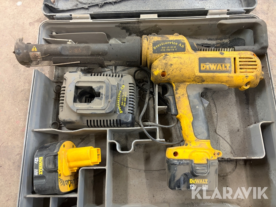 Fettspruta Dewalt DC540