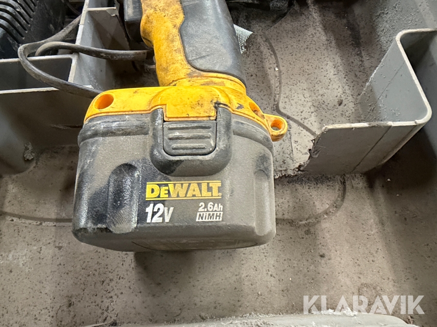 Fettspruta Dewalt DC540