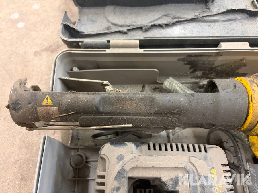 Fettspruta Dewalt DC540