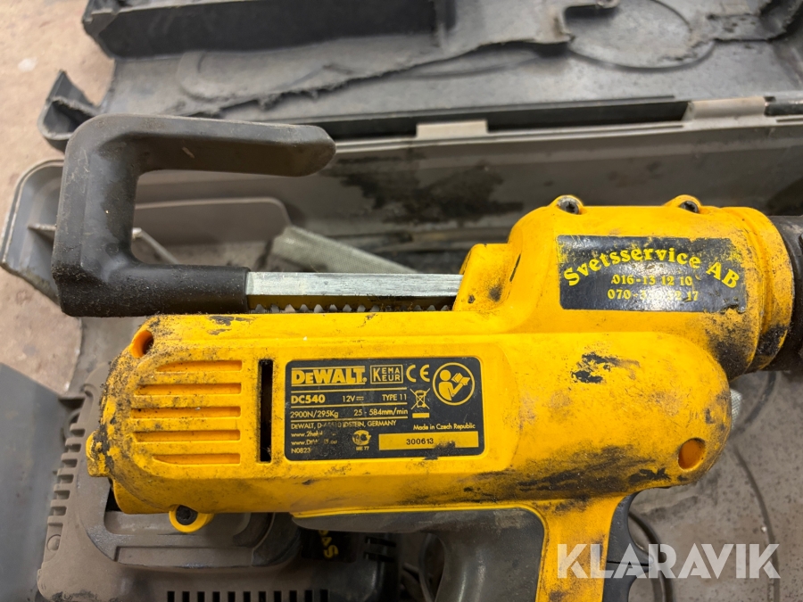 Fettspruta Dewalt DC540