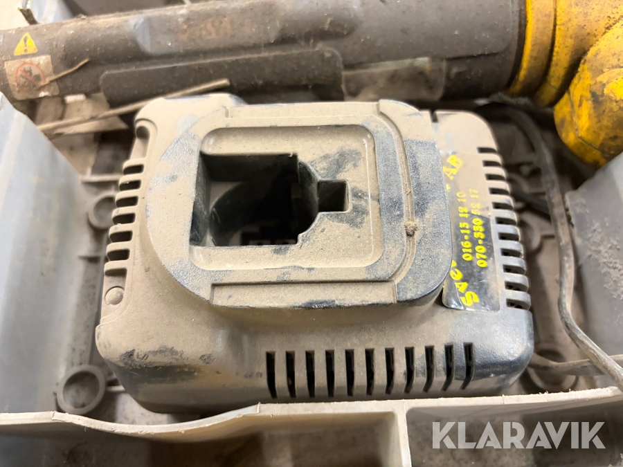 Fettspruta Dewalt DC540