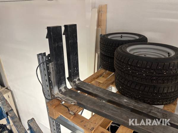 Pallgafflar till gaffelställ med kablage för kamera
