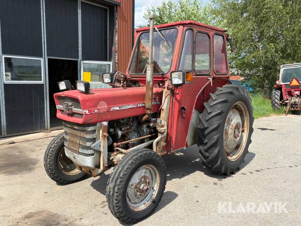 Traktor Massey Ferguson 135 Perkins 3-cylindrig diesel