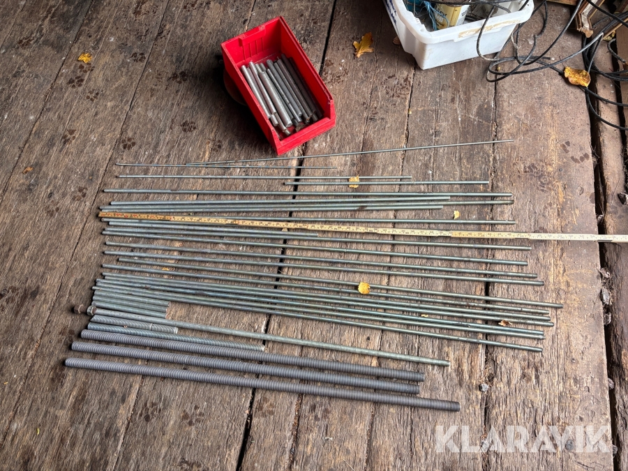 Parti med Gängstänger olika längder och dimensioner