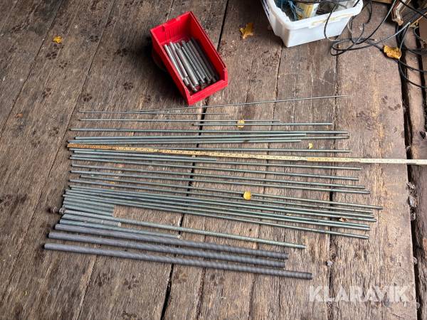 Parti med Gängstänger olika längder och dimensioner