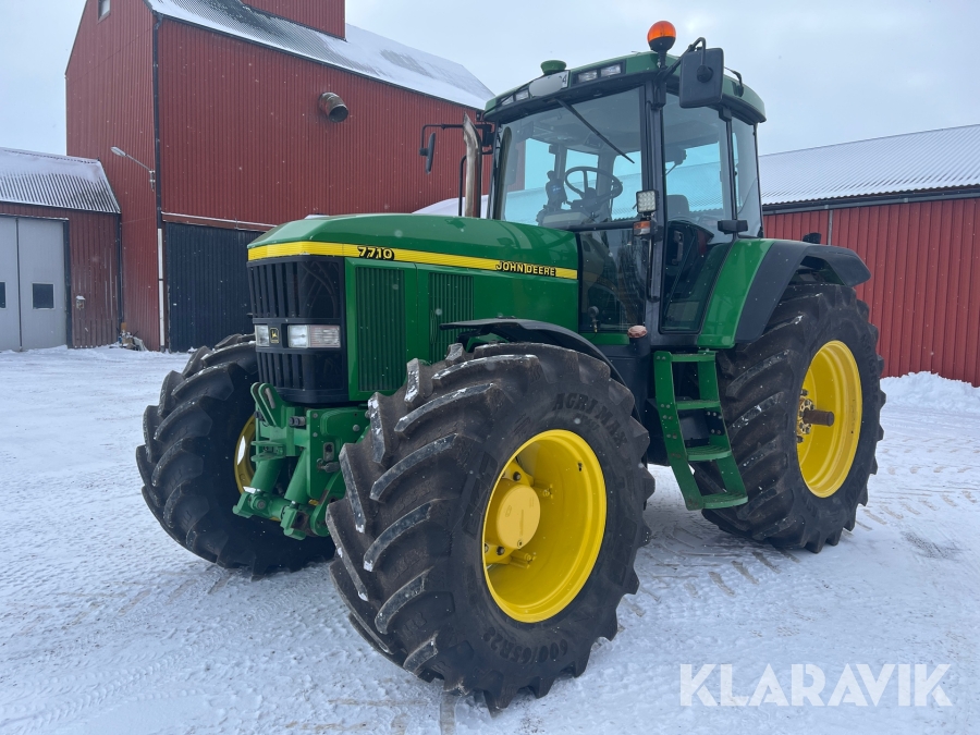 Traktor John Deere 7710