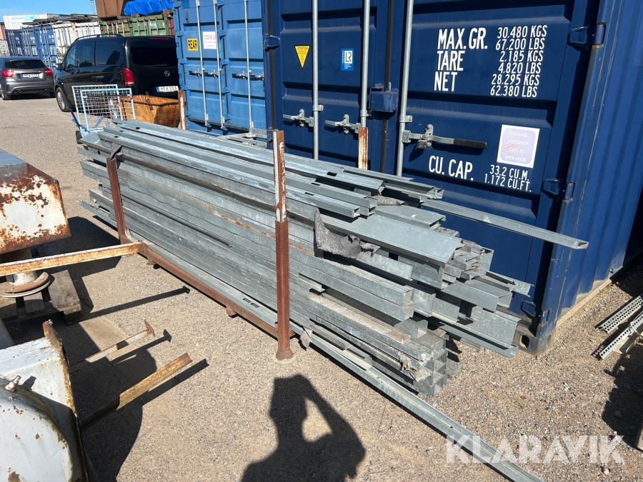 Häck med stålreglar blandat parti