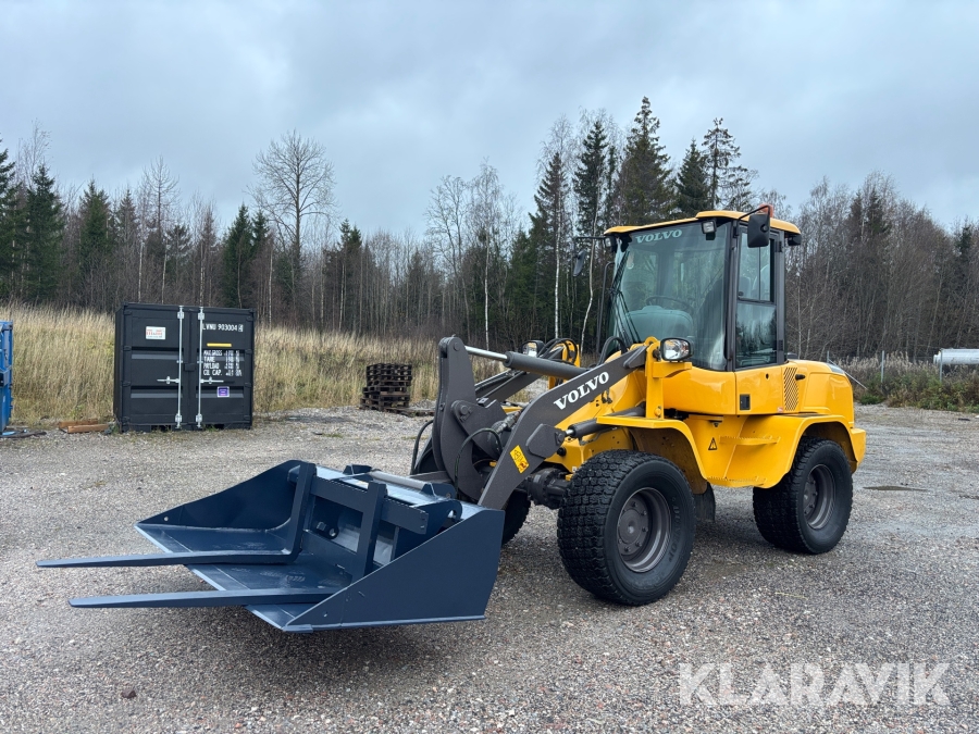 Hjullastare Volvo L30G med vinterredskap