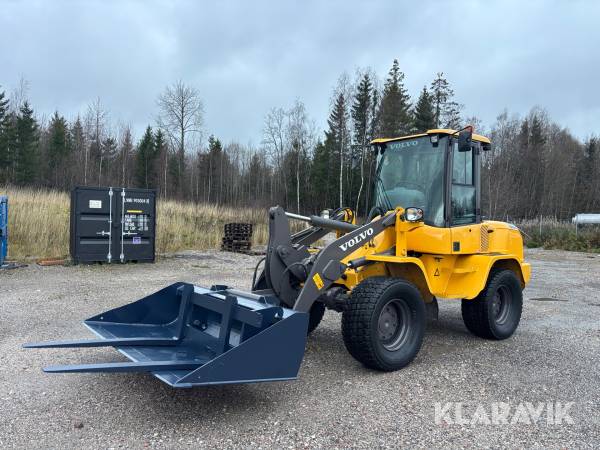 Hjullastare Volvo L30G med vinterredskap