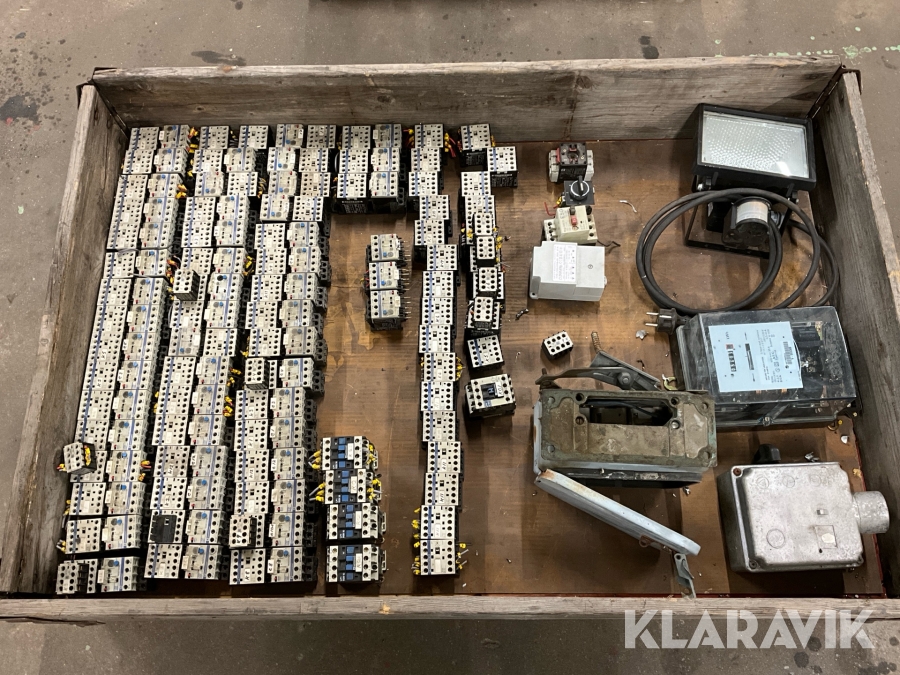 Elutrustning kontaktorer 24v