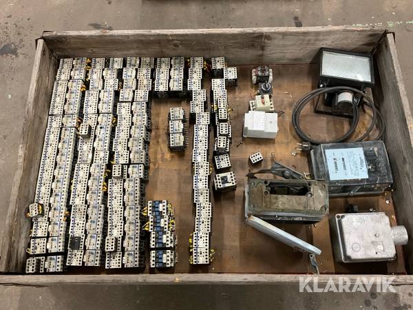 Elutrustning kontaktorer 24v