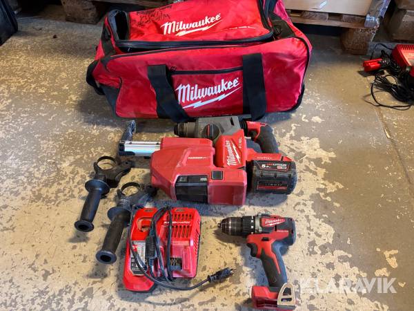 Verktygspaket Milwaukee M18 Borrhammare m utsugsenhet, borrskruvdragare & laddare.