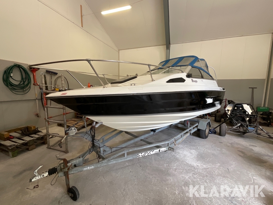 Motorbåt Bayliner 1952 med trailer