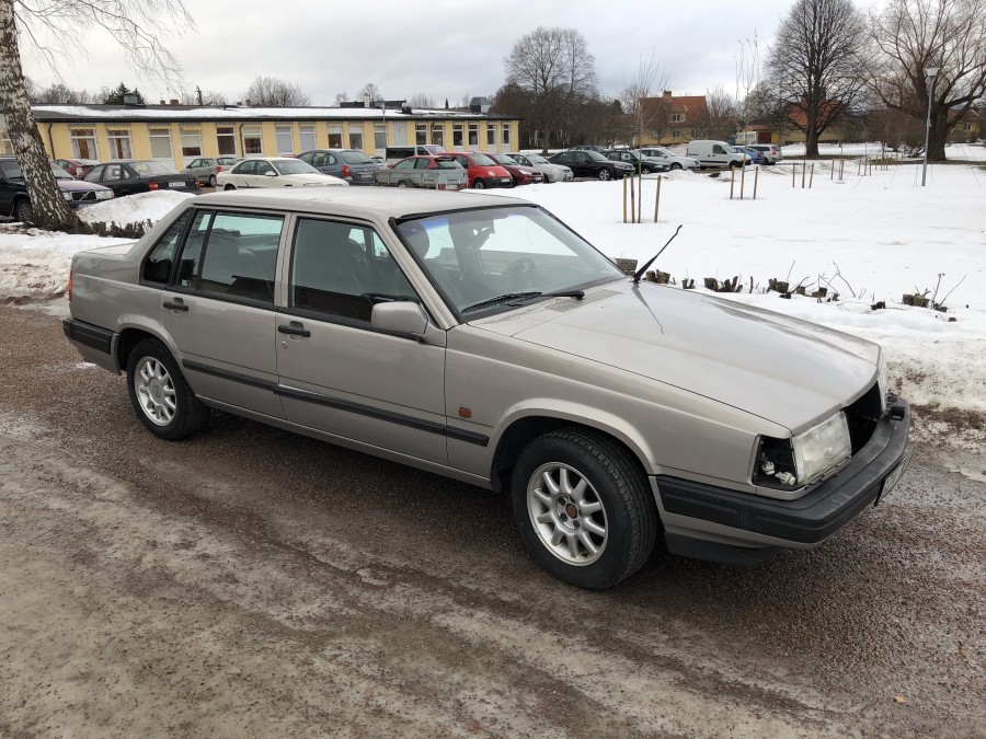 Volvo 944 2.3