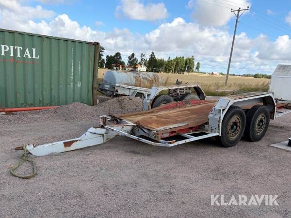 Maskinsläp lastar ca 14ton