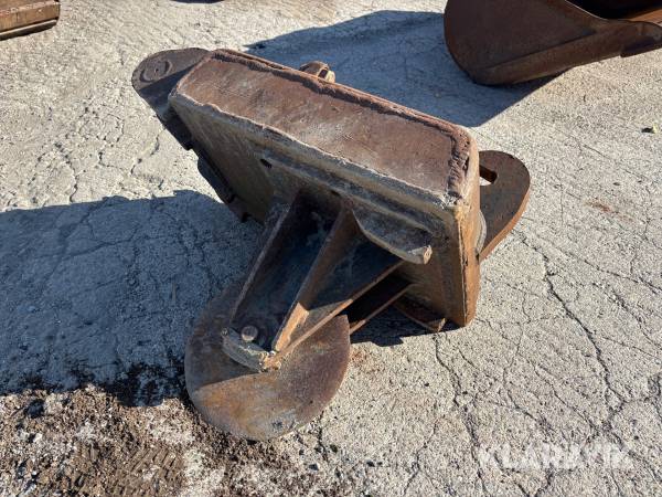 Asfaltsskär fäste B27