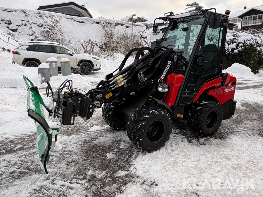 Kompaktlastare Neomach Nova X30 med comfort och transportpaket