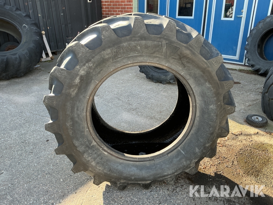Traktordäck BKT 540/65R30 1st