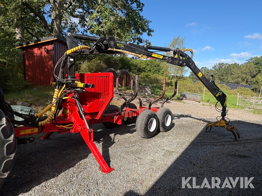 Skogsvagn K.T.S 85 8500 med K.T.S kran 630