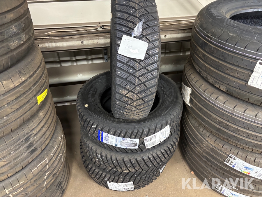 Dubbdäck Good Year Ultra Grip 205/70R15 4st