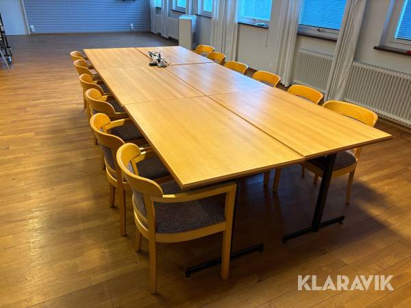 Konferensbord med 12 stolar