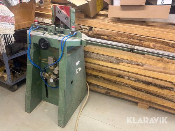 Gjerklipp/Ramklippmaskin Orteguil med bord och linjal