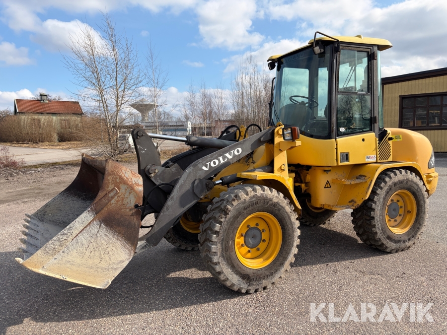 Hjullastare Volvo L30 Z med skopa och gafflar