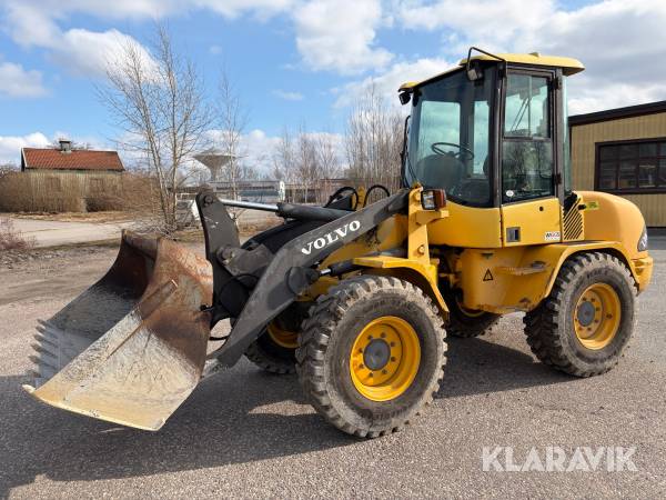 Hjullastare Volvo L30 Z med skopa och gafflar