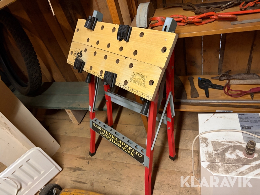 Hopfällbar arbetsbänk