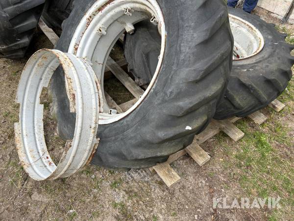 Dubbelmontage Goodyear 16.9/ 14-34