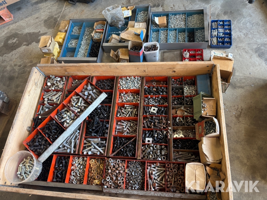 Diverse  skruvar och bultar