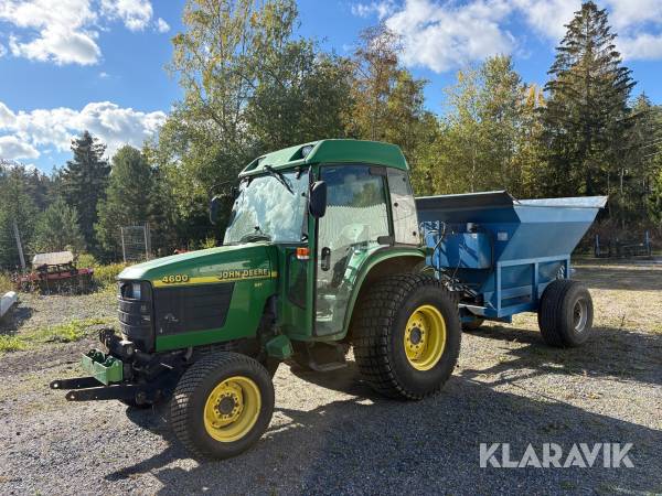 Traktor John Deere 4600 med redskap
