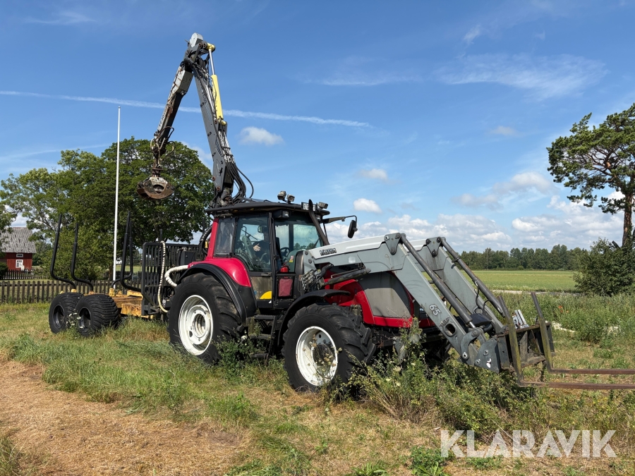 Skogstraktor twintrac Valtra XM150-4 med kran och många redskap