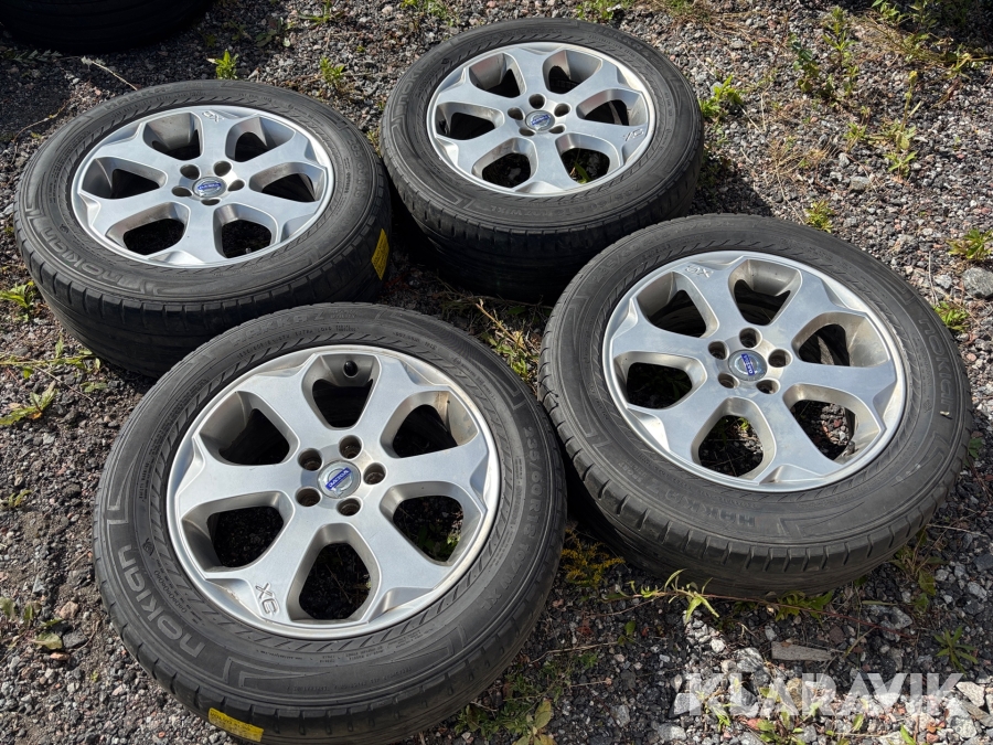 Däck på fälg Nokian 235/60-18 4st