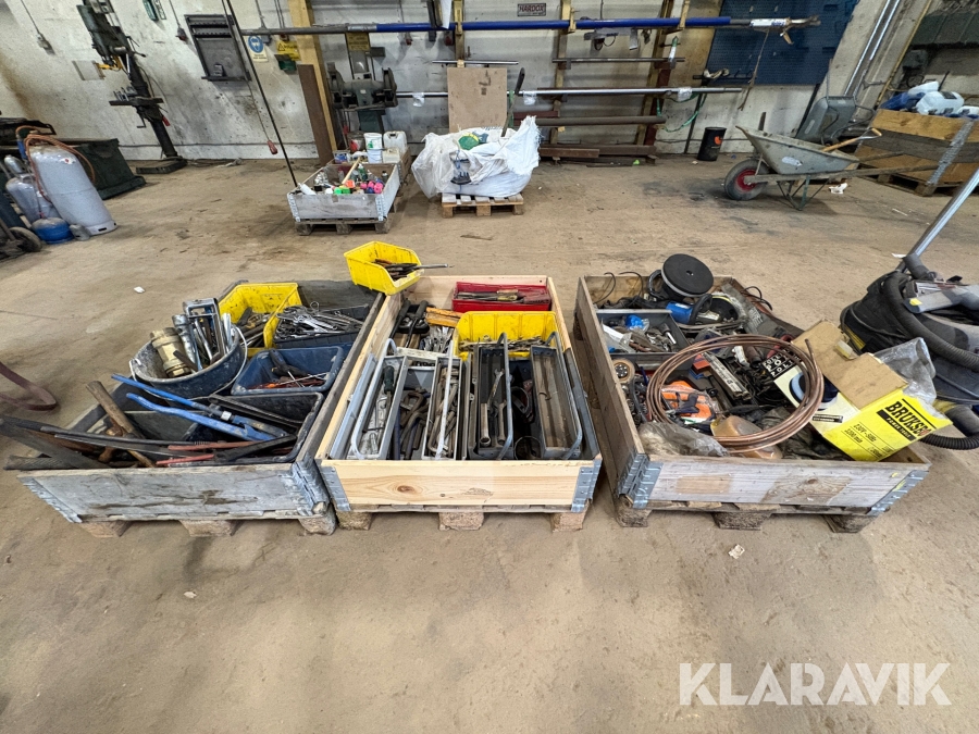 Parti med diverse handverktyg